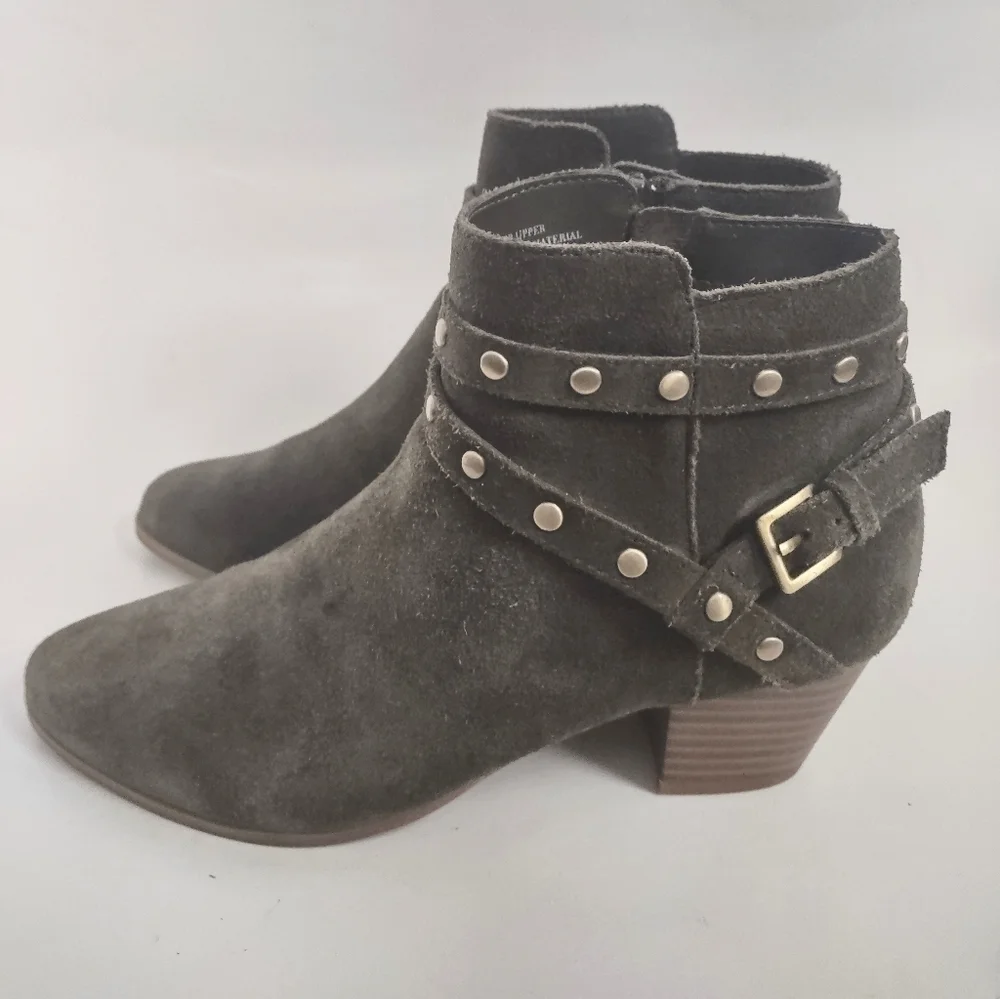 Violet & Red Boots Olive Green Suede Ankle Strappy Booties Zip Sz 6M Studded EUC